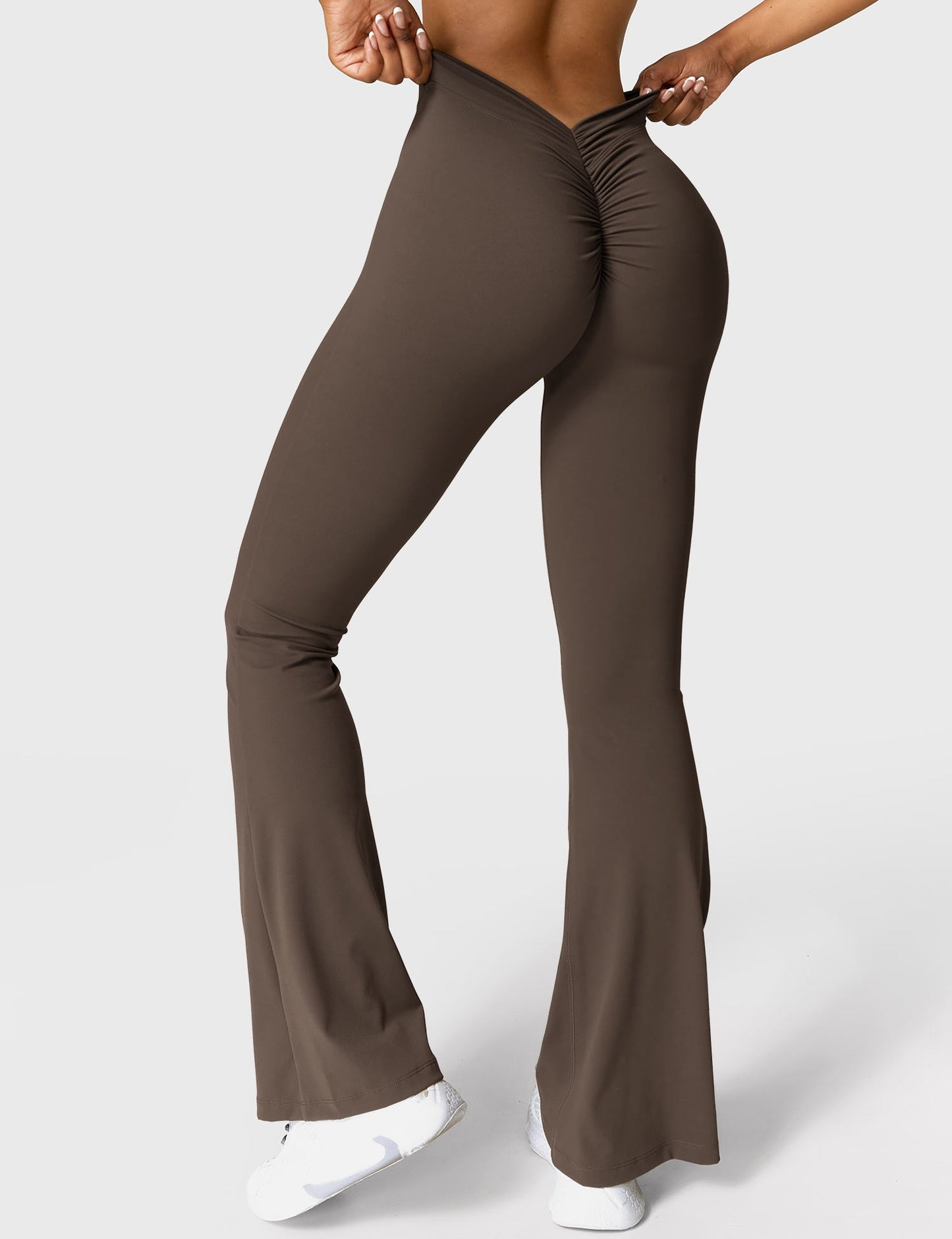 Daze V-back Flare Leggings